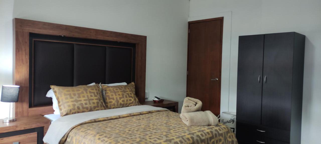 Leveli Coliving Hostel Guadalajara Buitenkant foto