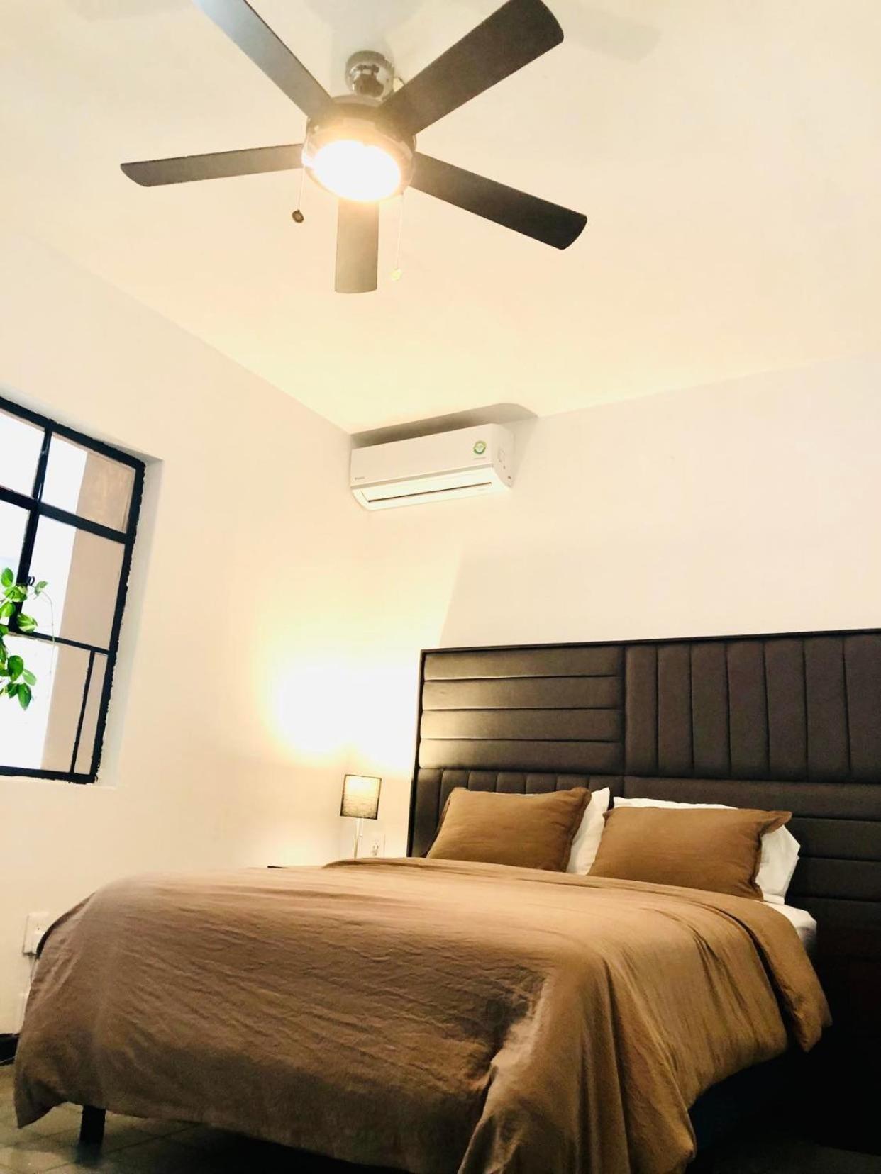 Leveli Coliving Hostel Guadalajara Buitenkant foto